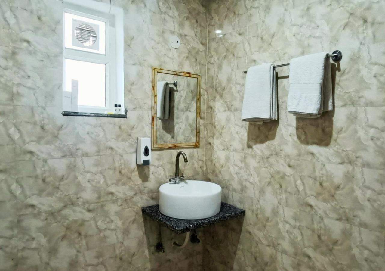 The Castle Blue Hotel Greater Noida Bagian luar foto