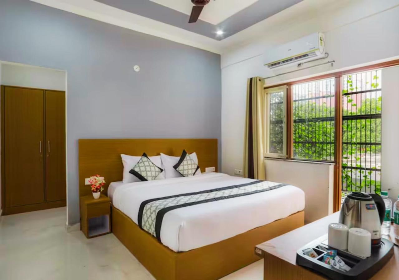The Castle Blue Hotel Greater Noida Bagian luar foto