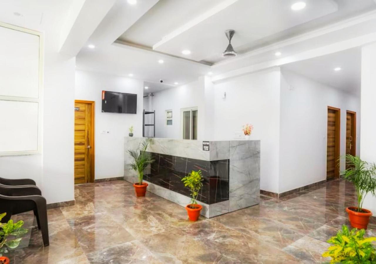 The Castle Blue Hotel Greater Noida Bagian luar foto