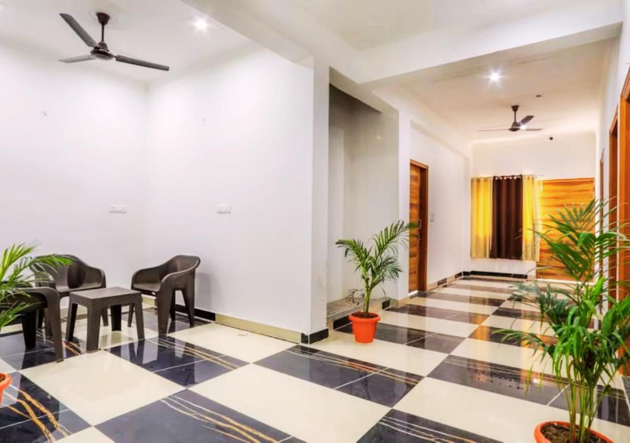 The Castle Blue Hotel Greater Noida Bagian luar foto
